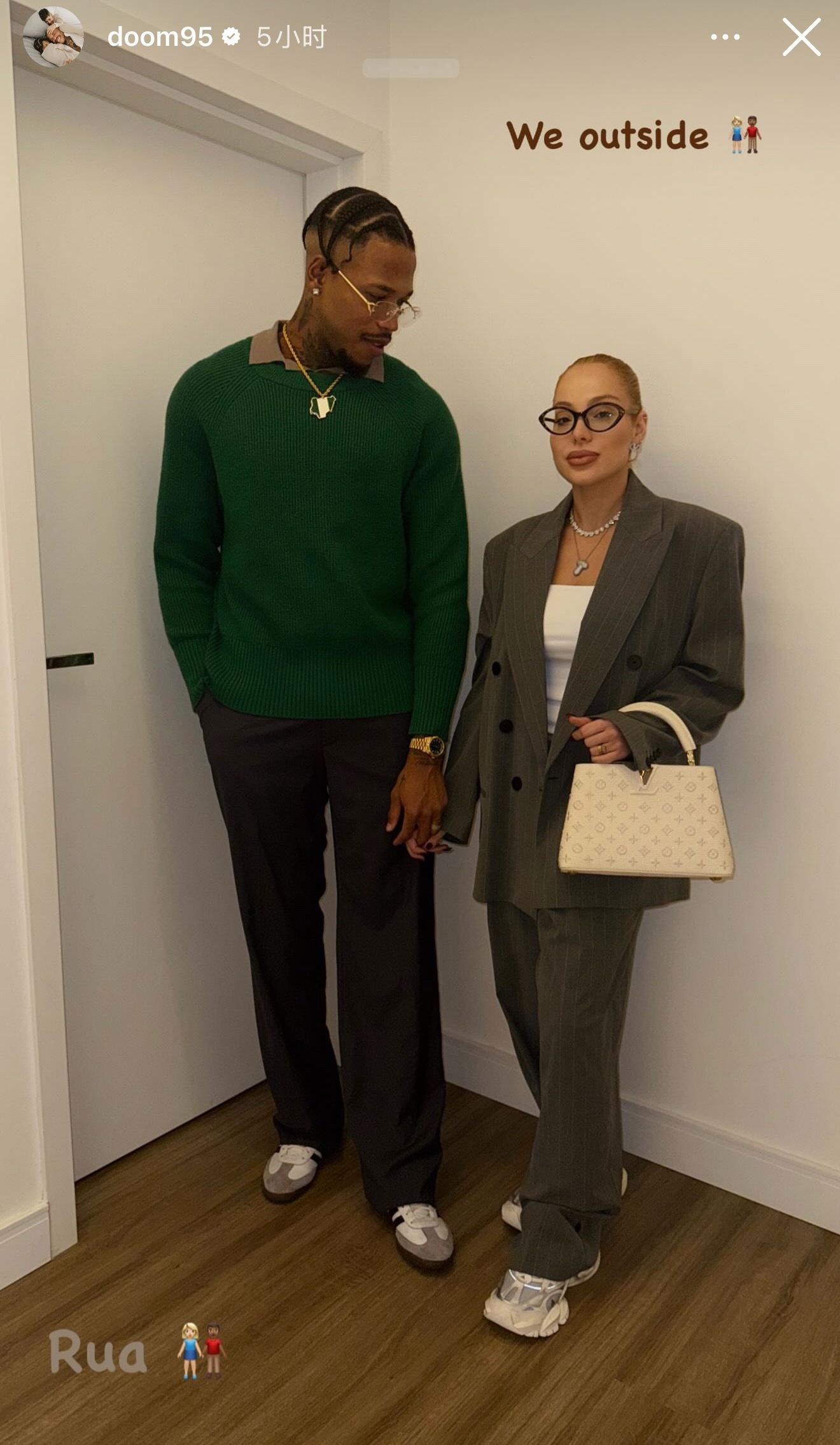 多米尼克更新社交动态，今日份和老婆的出行打扮 