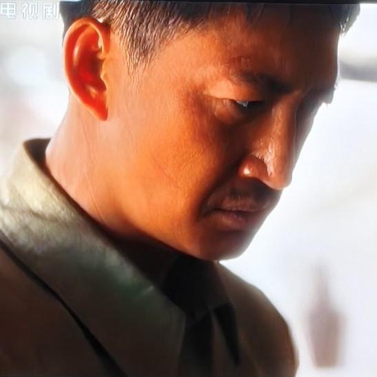 央视热播剧《八千里路云和月》中，张云魁本是铁血旅长。淞沪会战时，他率领八十七旅于