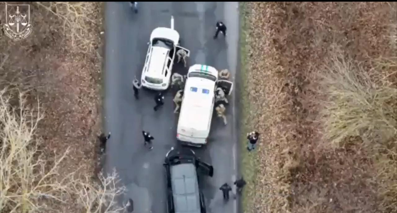 “因非法越过乌克兰国界（乌克兰刑法典第332条第3款）走私者被拘留并关押在临时拘