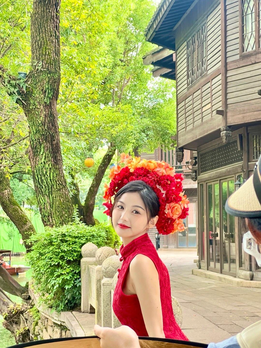花在簪头不负人间#高文君[超话]#  ​​​