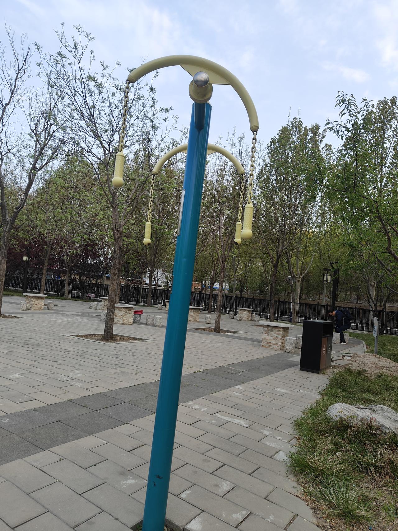 春天，百花盛开，万物勃发!
人也是大自然的分子，
拥抱春天，
你健身了吗？
全民