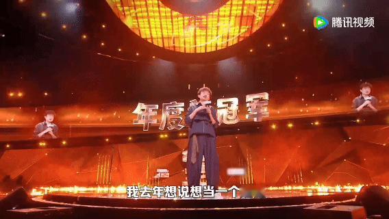 小奇脱友3冠军小奇拿冠军好戳人，“感谢大家投出第一个中专生冠军”，句句金句。坦言