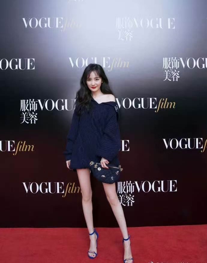 杨幂全方位展示天资中杨幂自带的时尚天资正在全方位释放✨和SW再度携手，一举一动拿