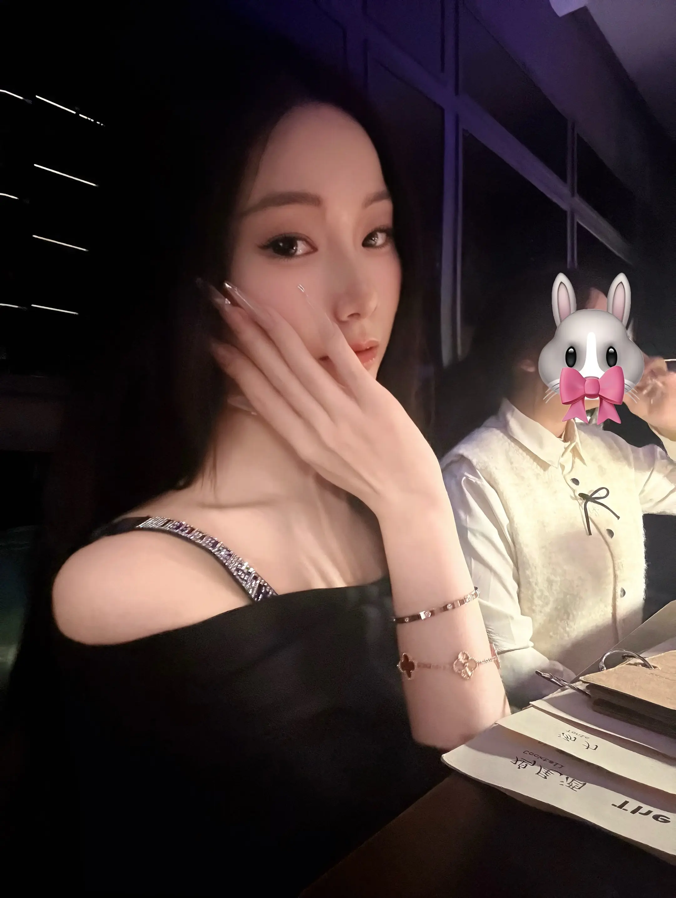 靠近你就靠近了痛苦 远离你就远离了幸福