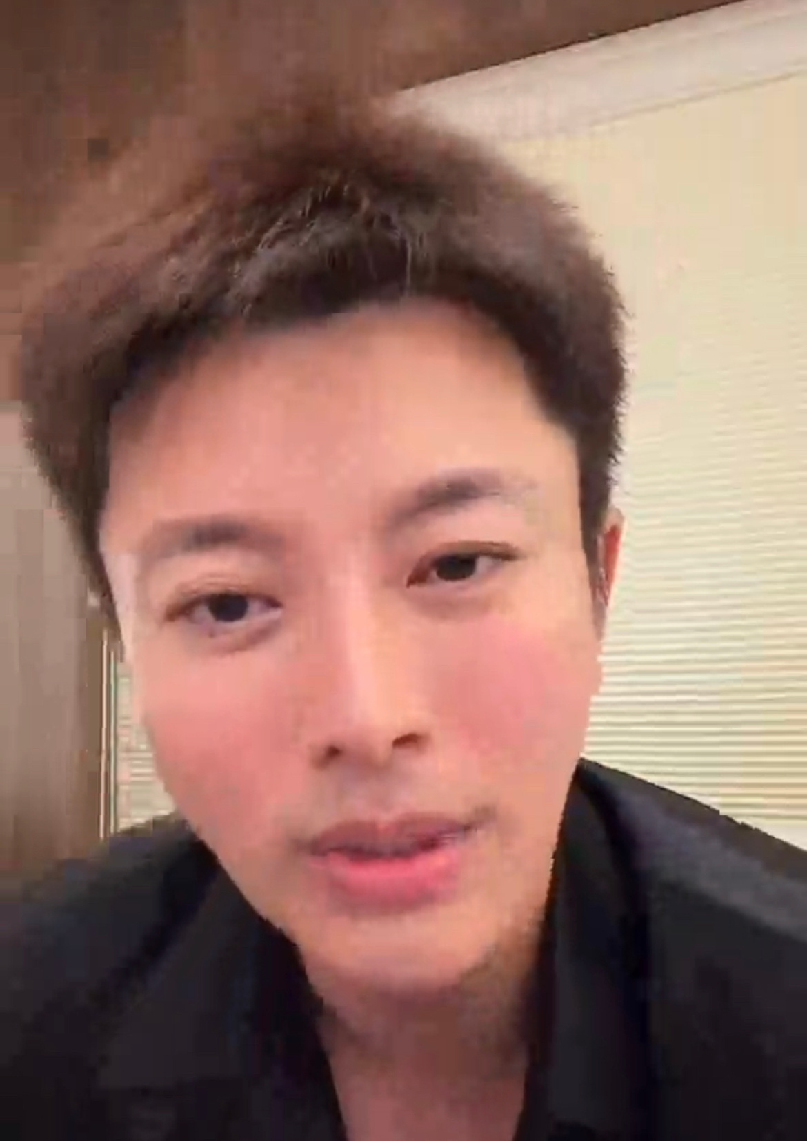 贾乃亮自曝无戏可拍 贾乃亮客观看待自身优缺点，承认演戏天赋有限，中年戏路断层，找