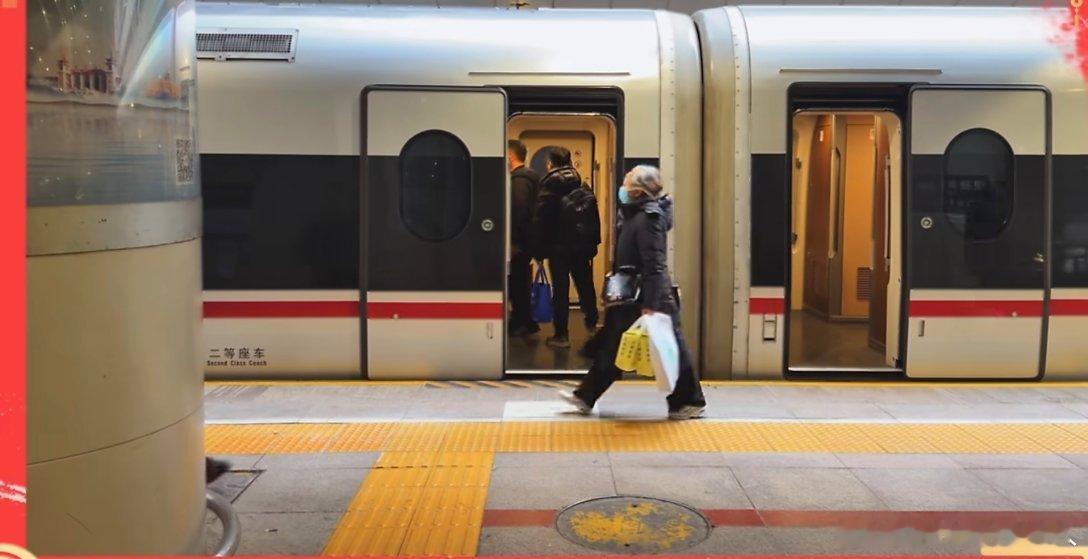 今年过年出站谁在等你 春运在高铁站打不到车的时候，真的会有点慌，人多又着急回家。