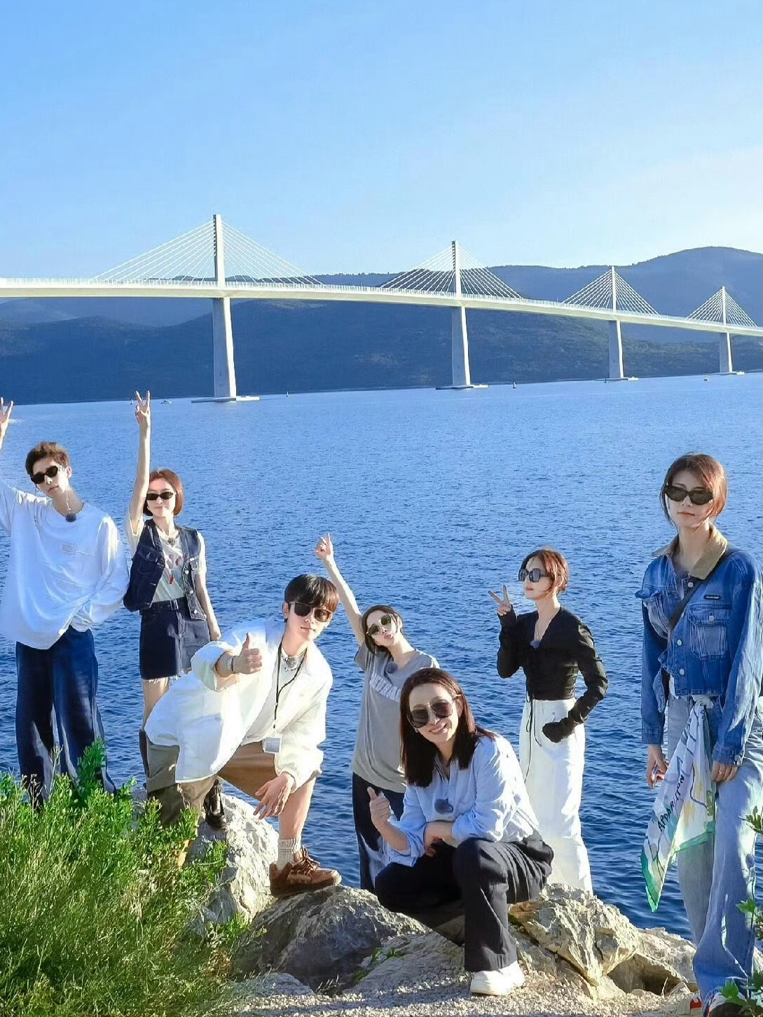 北斗七行包场秦海璐电影秦岚辛芷蕾胡先煦为秦海璐包场北斗七行情谊永远有回应！秦岚、