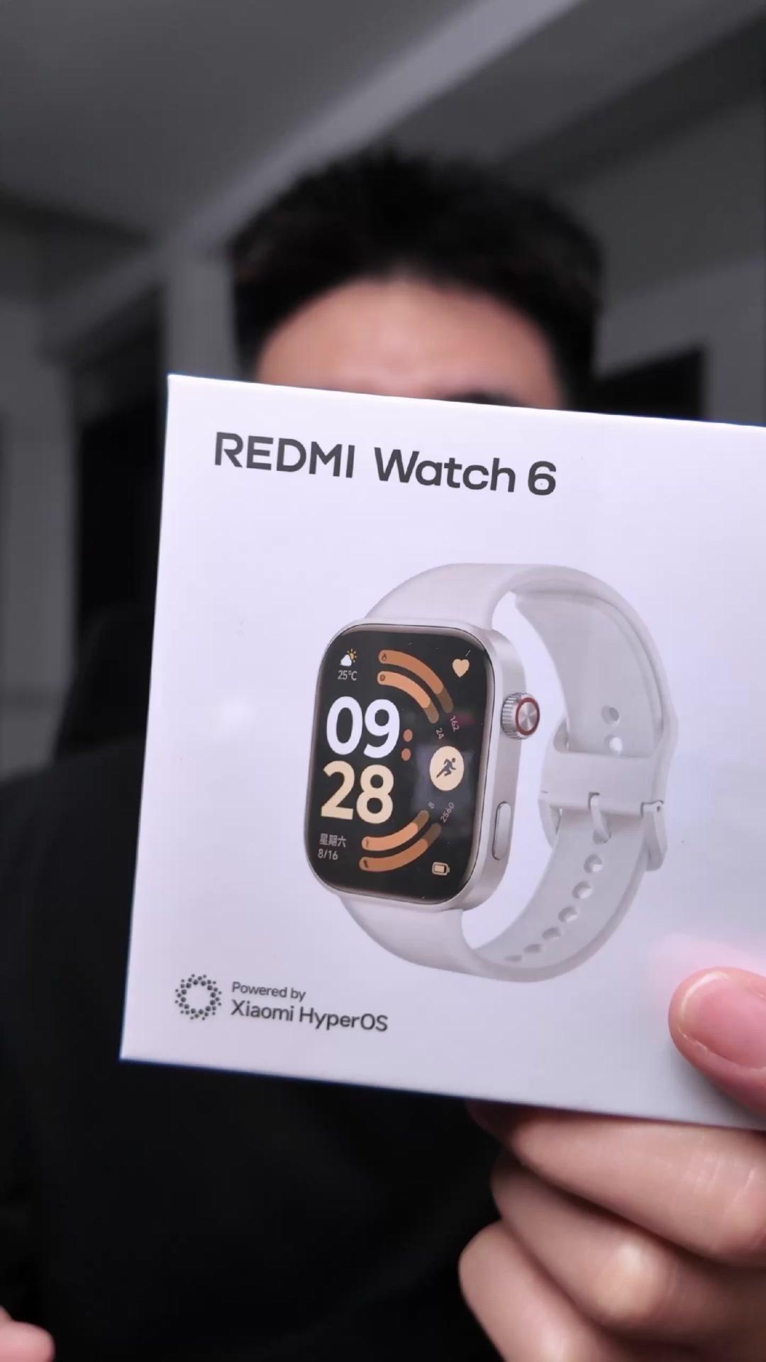 🔍红米Watch6开箱，这次到底有没有惊喜？
先看外观，最让我满意的是表冠上移