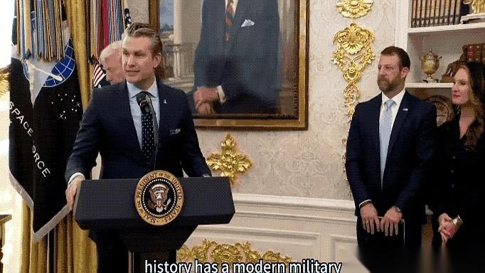 美国“战争部长”海格赛斯，当着特朗普的面，把话给挑明了。
他说，跟伊朗的谈判，我