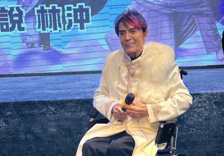 林冲曾主演电影大盗歌王 ，片中插曲《钻石》传唱千里，“钻石钻石亮晶晶，好像天上摘