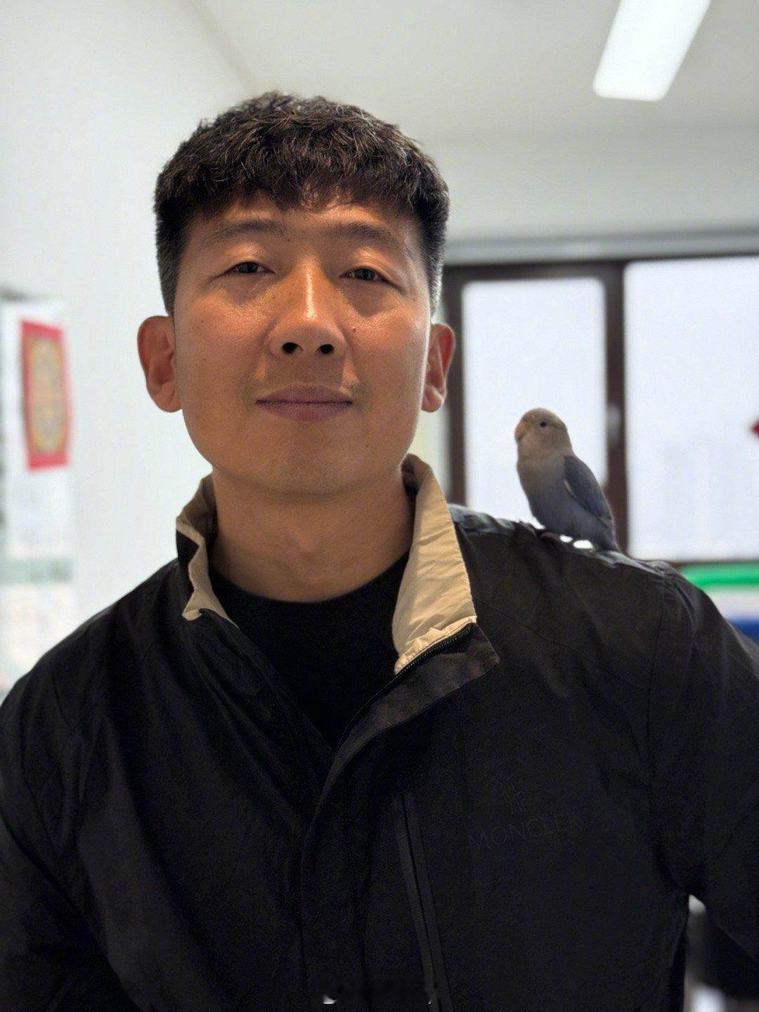 我觉得我可以去拍神雕侠侣了！男主和雕都有了，麻烦大家给我推荐一个女主，一定要漂亮