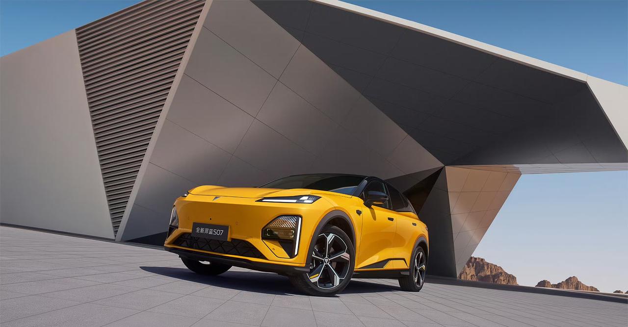 全新深蓝S07华为乾崑激光版太棒了！4月20日深蓝汽车四周年时上市，直接把激光智