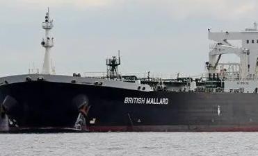 这是彻底封海扣押鹅油轮船吗？美国启动对“奥利娜”号油轮的扣押，俄罗斯未采取干预措