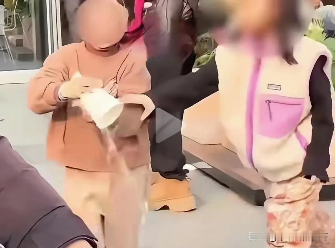 人之初，性本善，其实人之初，性也🈶恶。

以前有一个游戏，叫《寂静岭》，后来还