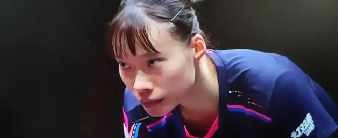 看陈幸同打石洵瑶这场球，速效救心丸都得备着。
 
香港WTT总决赛这内战，打得比