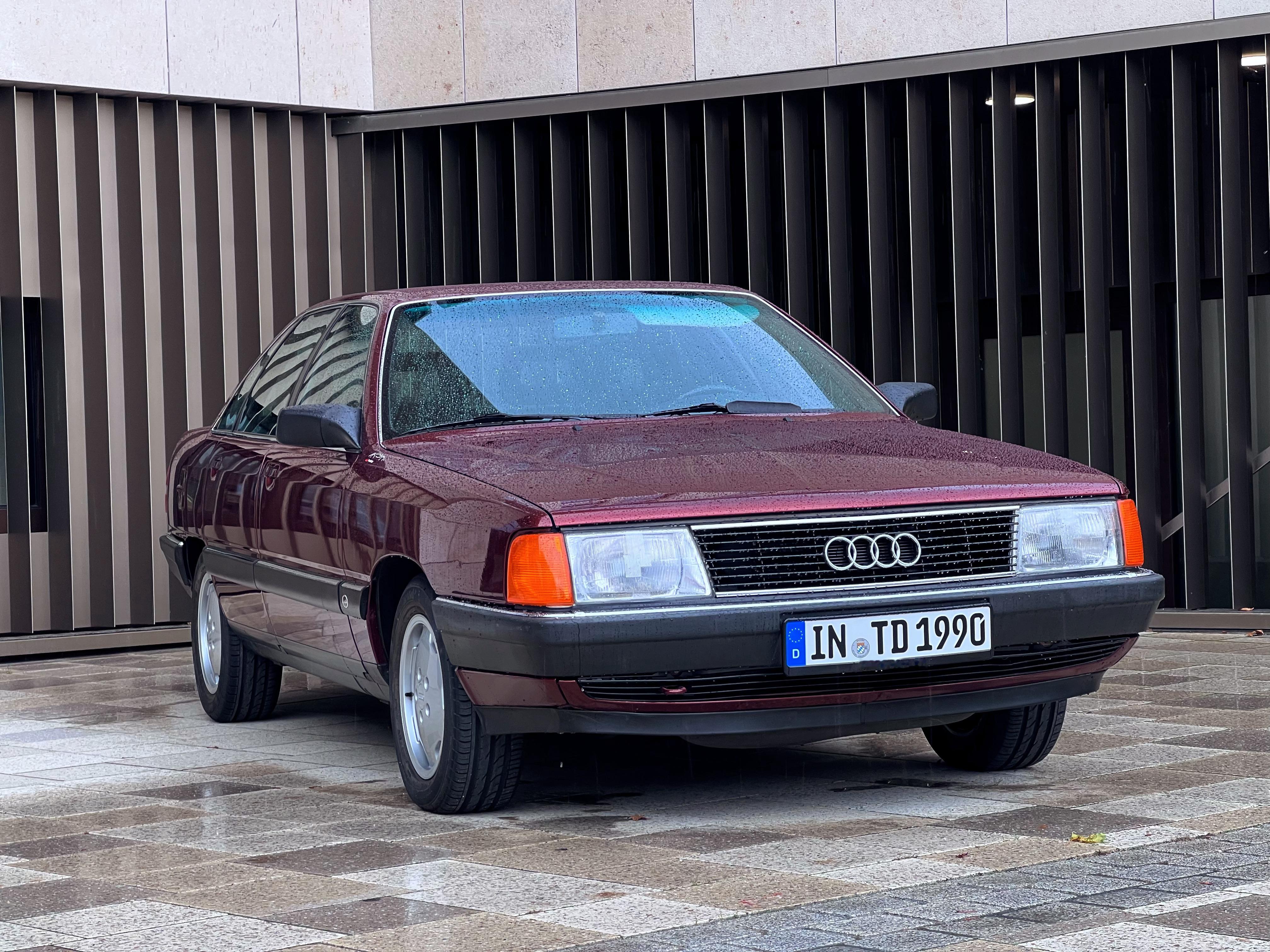 奥迪100 TDI C3，博物馆的车。奥迪C级车第三代，奥迪A6的前身。车牌信息