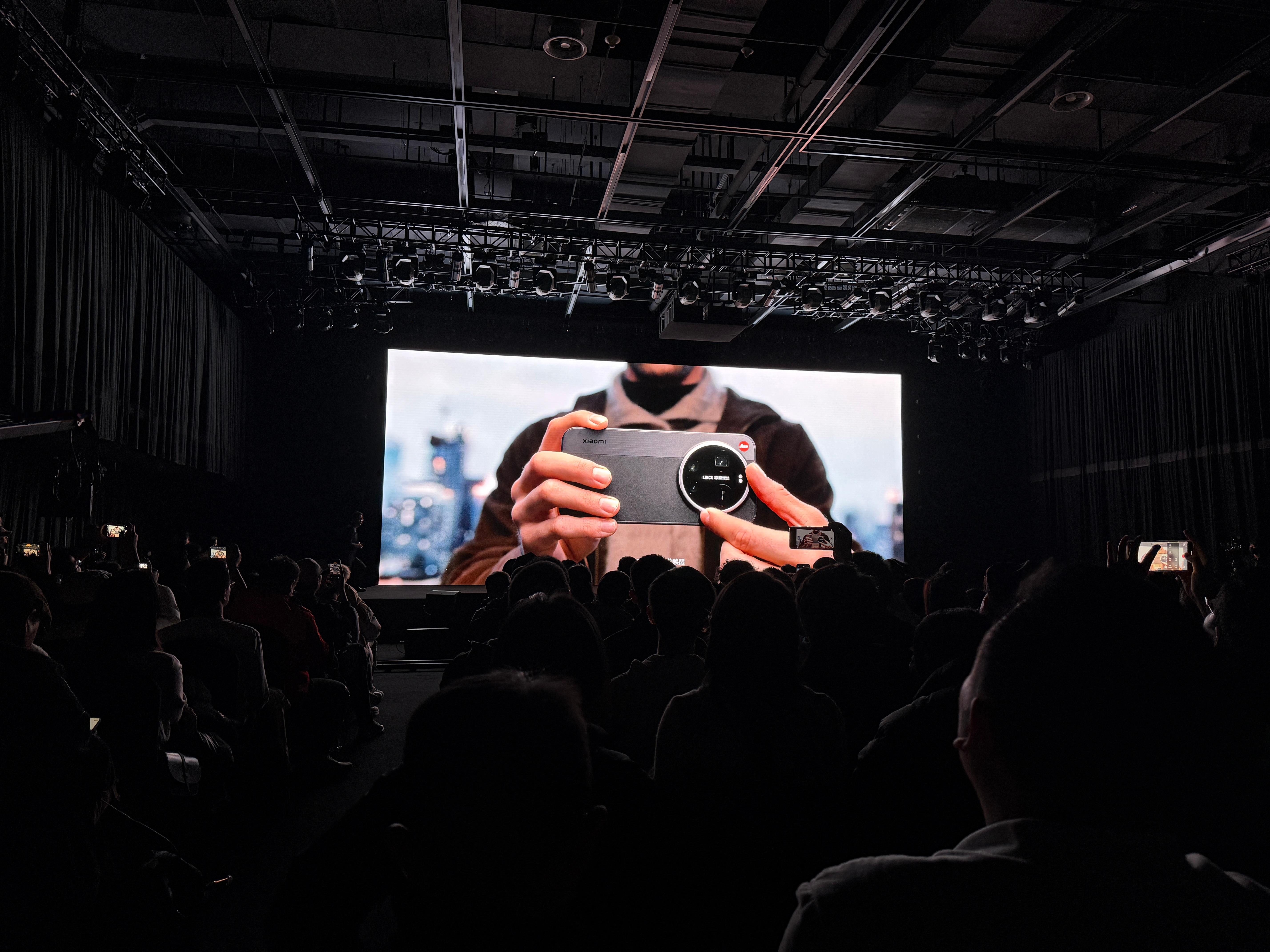 好想要小米17Ultra徕卡版、我手上的可乐标不香了