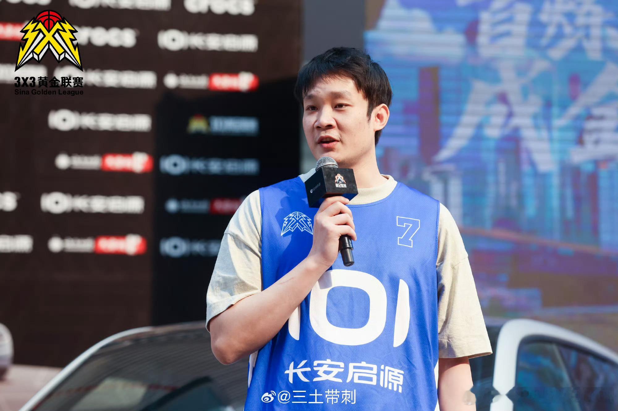 好久不见啊小丁那年丁神对阵韩国杀疯了丁彦雨航空降黄金联赛现场