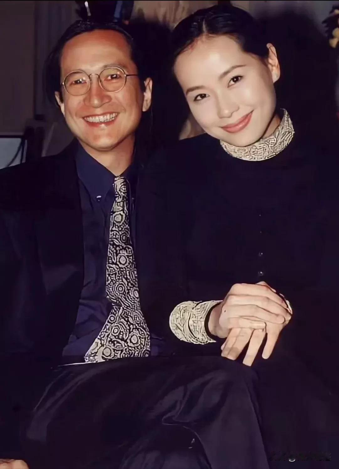 一次叶童老公陈国熹在外被记者拍到和美女贴面，一时间婚变消息，传得沸沸扬扬，很多好