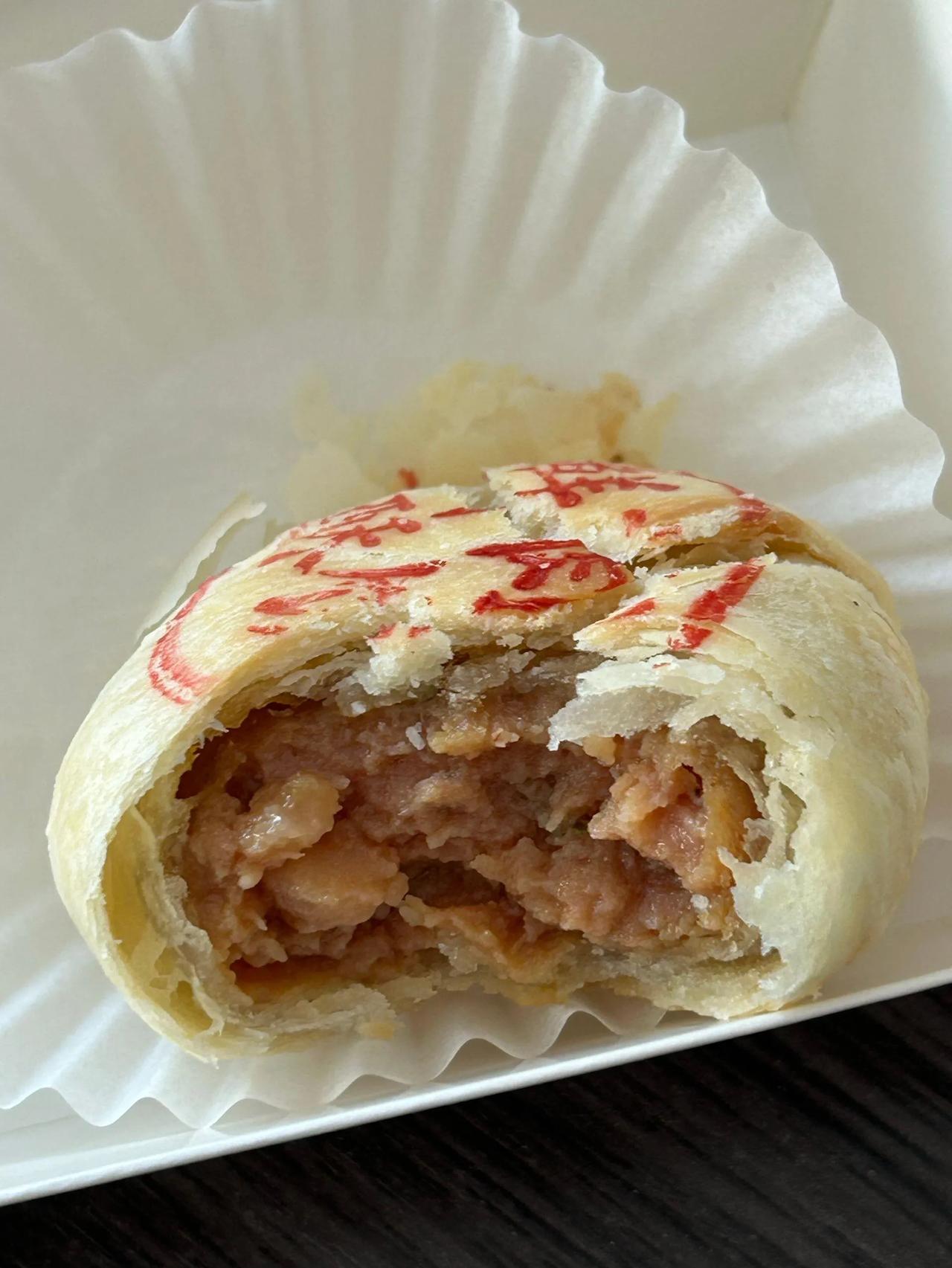鲜肉月饼真的很好吃吗
从小一直吃蛋黄莲蓉馅的，这两年好像越来越多人吃鲜肉的了