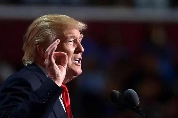 我们都低估了特朗普！

他打破台海 "战略模糊" 根本不是为了保台，而是要给东亚