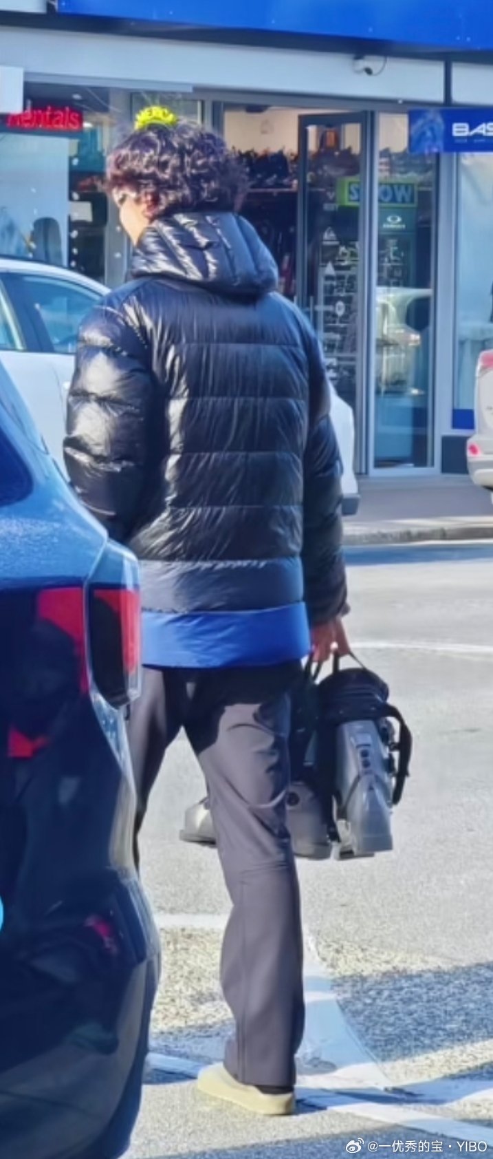 王一博又跑南半球干啥去了？王一博在新西兰还穿大棉袄