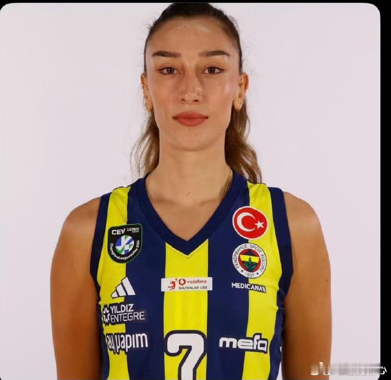 【巴拉丁欧冠1分，欧冠🆚诺瓦拉】女排欧冠 第二轮正赛，费内巴切3-0诺瓦拉，首