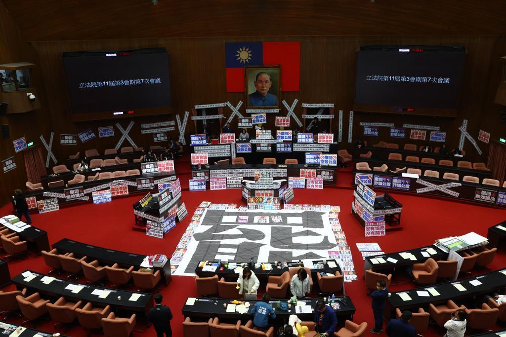 台北市相关罢免团体发起的针对民进党籍民意代表吴思瑶及吴沛忆的罢免案均未能成功立案