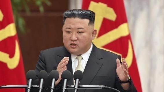 日前， 金正恩拥抱俄罗斯，公开做出一个重大定性和承诺。朝鲜官媒朝中社日前披露称，
