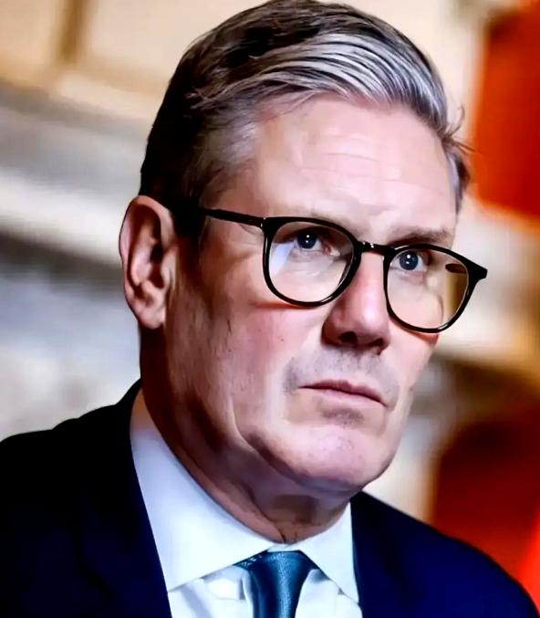 一点余地都不留！英国首相斯塔默最新表态，得想办法让伊朗局势降温，还“警告”说冲突