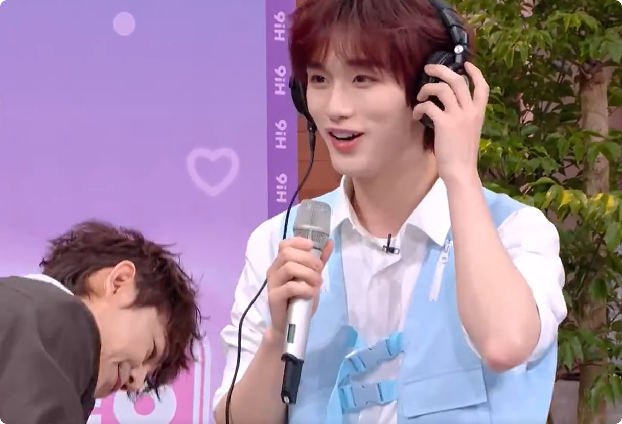 杨迪喉咙都要喊破了 游戏难度直接拉满，杨迪声嘶力竭喊指令，小丁戴着耳机完全听不到