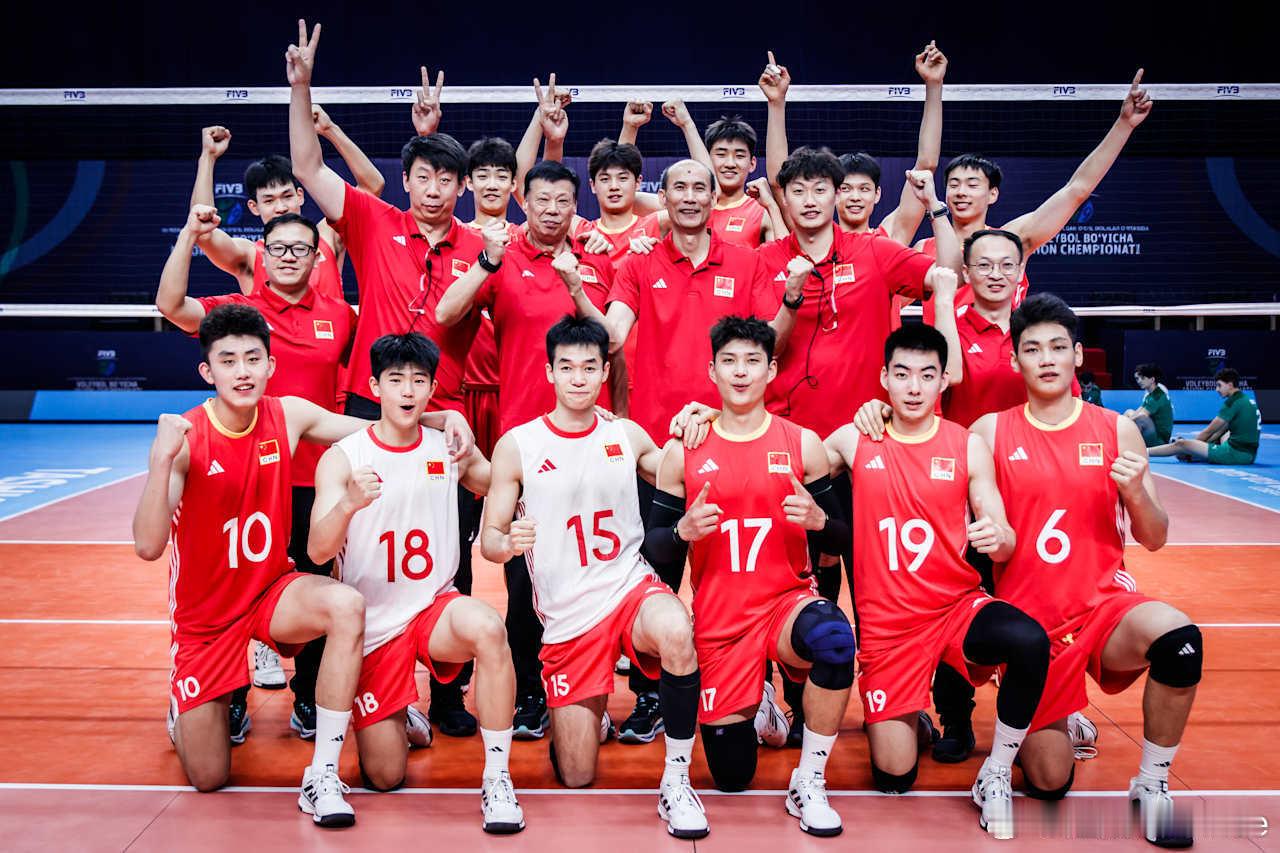 🔴 祝贺U19男排晋级世锦赛16强，期待小组赛最后一场能顺利拿下加拿大，建立最