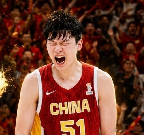 两个字可以形容杨瀚森今晚的表现，中国男篮一细节更让球迷开心。
中国男篮主场战胜黎