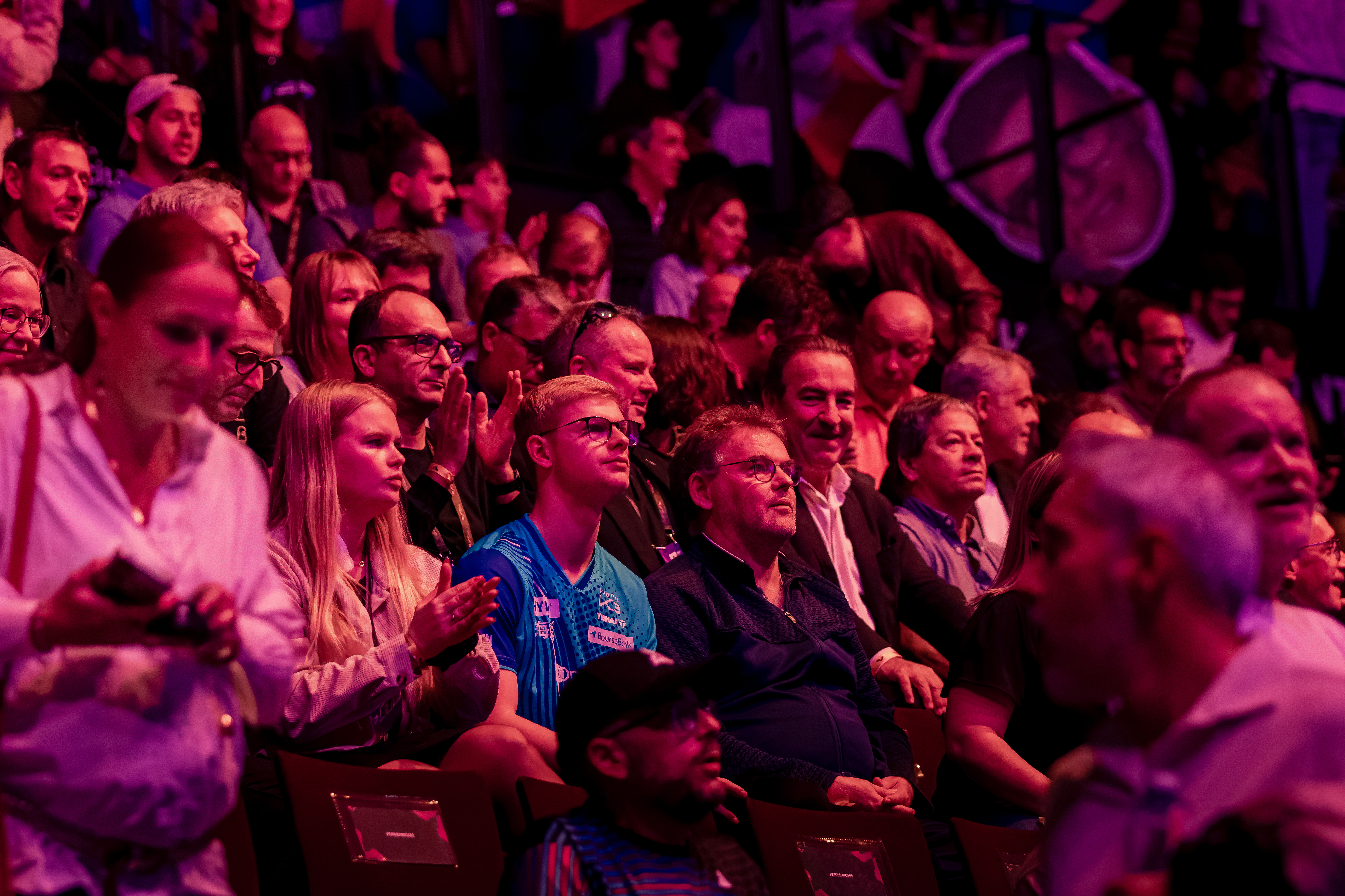 这个角度和爸爸好像 ​​​