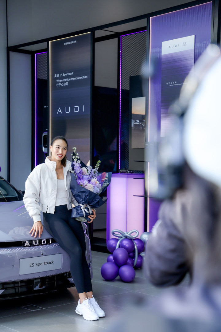 郑钦文的旅行新搭子 郑钦文的2026赛季已经开启，在澳网前，她将和莱巴金娜进行一