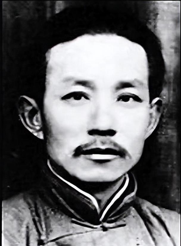 1943年，新四军猛将汤景延突然“倒戈”，在乱枪击毙3名战士后，带着600多名精