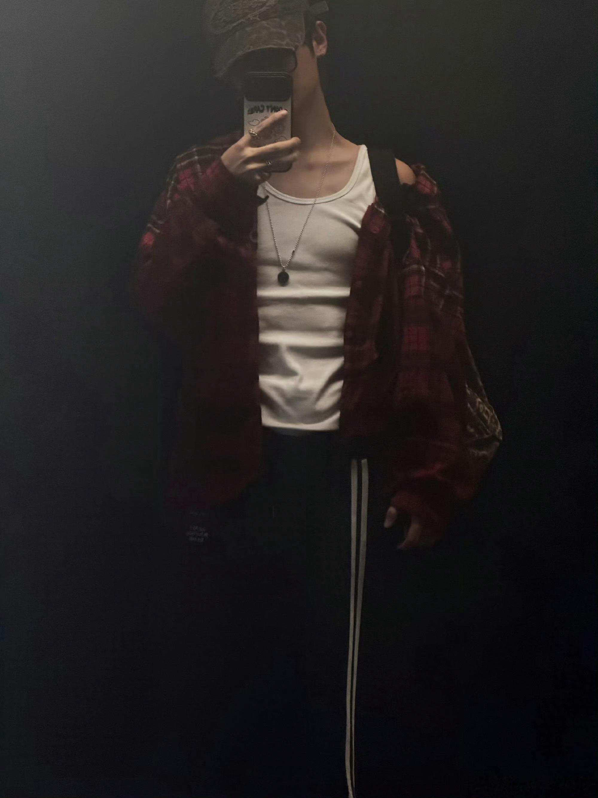 黄明昊  hmh黄明昊劝生者 hmh黄明昊剑来 🍀烟雨归尘，星月归你，我归山川