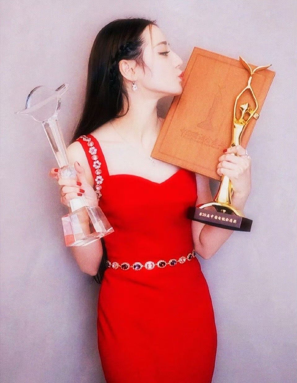 迪丽热巴90花唯一的视后