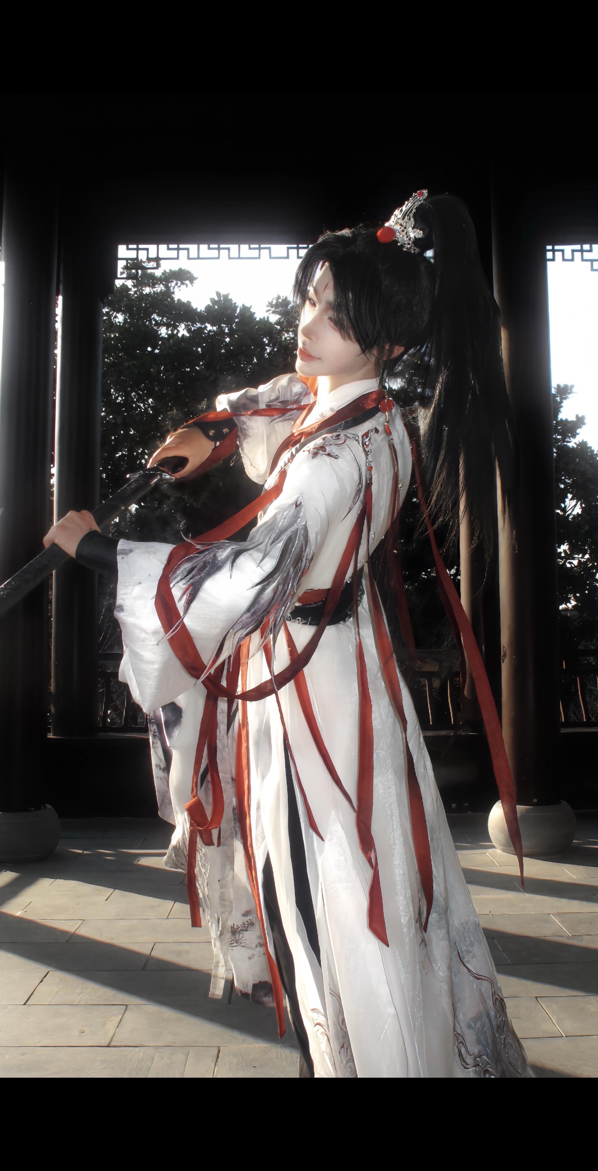 “眉间这点丹砂轮不着外人管教”