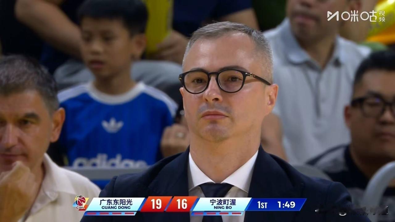 不容易呀，真的不容易！宁波队两个外援，还伤兵满营，硬生生被逼到打最后1分钟。亚帅