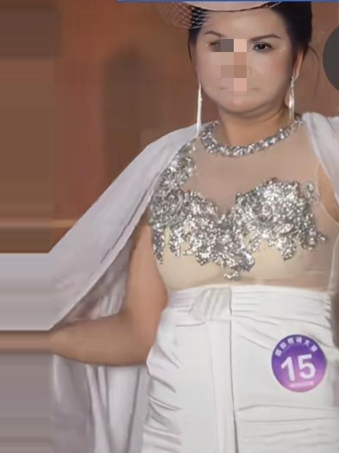 模特大赛争议热闹了！
最近，国际模特大赛某省的美女冠军，让大家开了眼界！
模样且