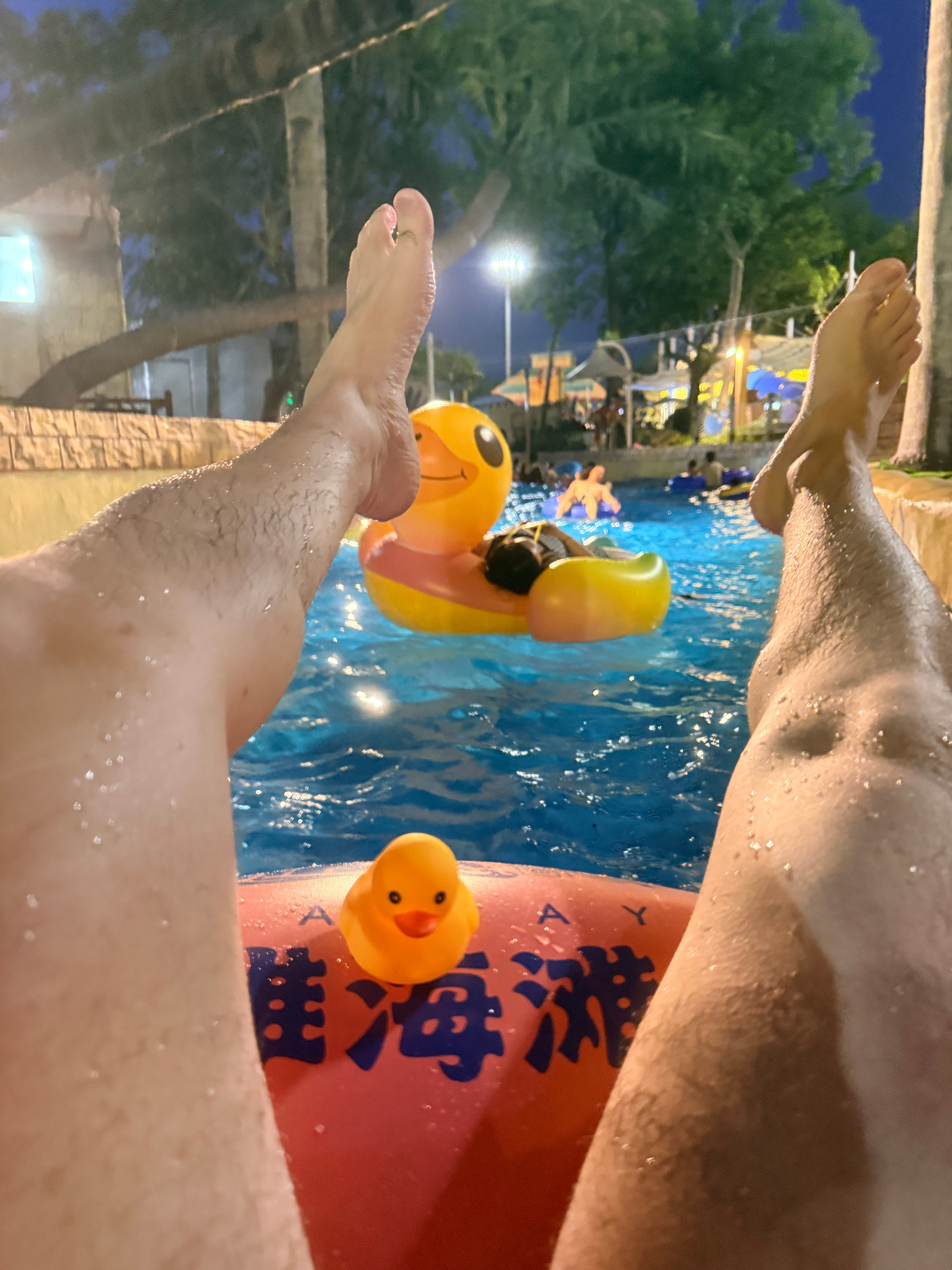 小鸭追随着大鸭 上海·上海玛雅海滩水公园