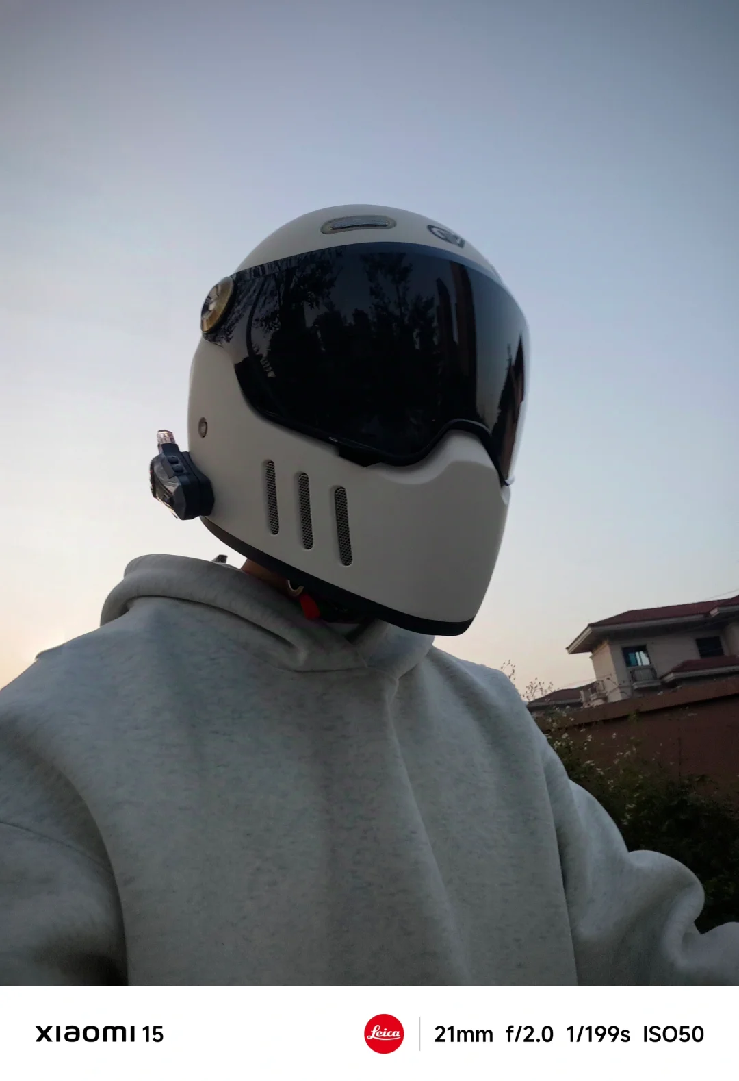 试一试复古盔还是挺不错的