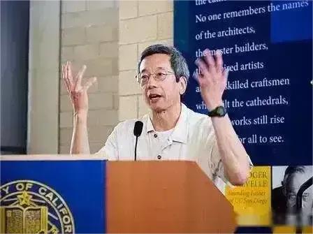 2008年，美国华裔钱永健荣获诺贝尔化学奖，他是我国著名科学家钱学森的侄子。这一