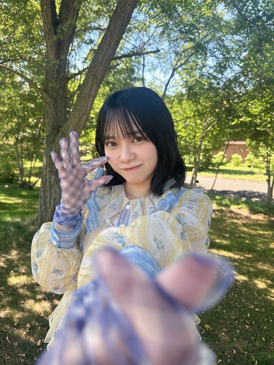 はるよ「ヒとハート。この指でヴァイオリンを弾いている振りがあるので探してみてねっ