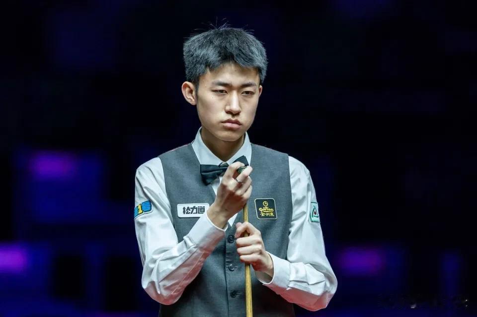 常冰玉三杆破百功败垂成
北京时间7月22日23点，斯诺克深圳公开赛第三轮，常冰玉