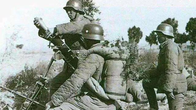 [微风]在1944年的一次战斗中，随着日军的慢慢逼近，团长下令：“立即开炮！”，