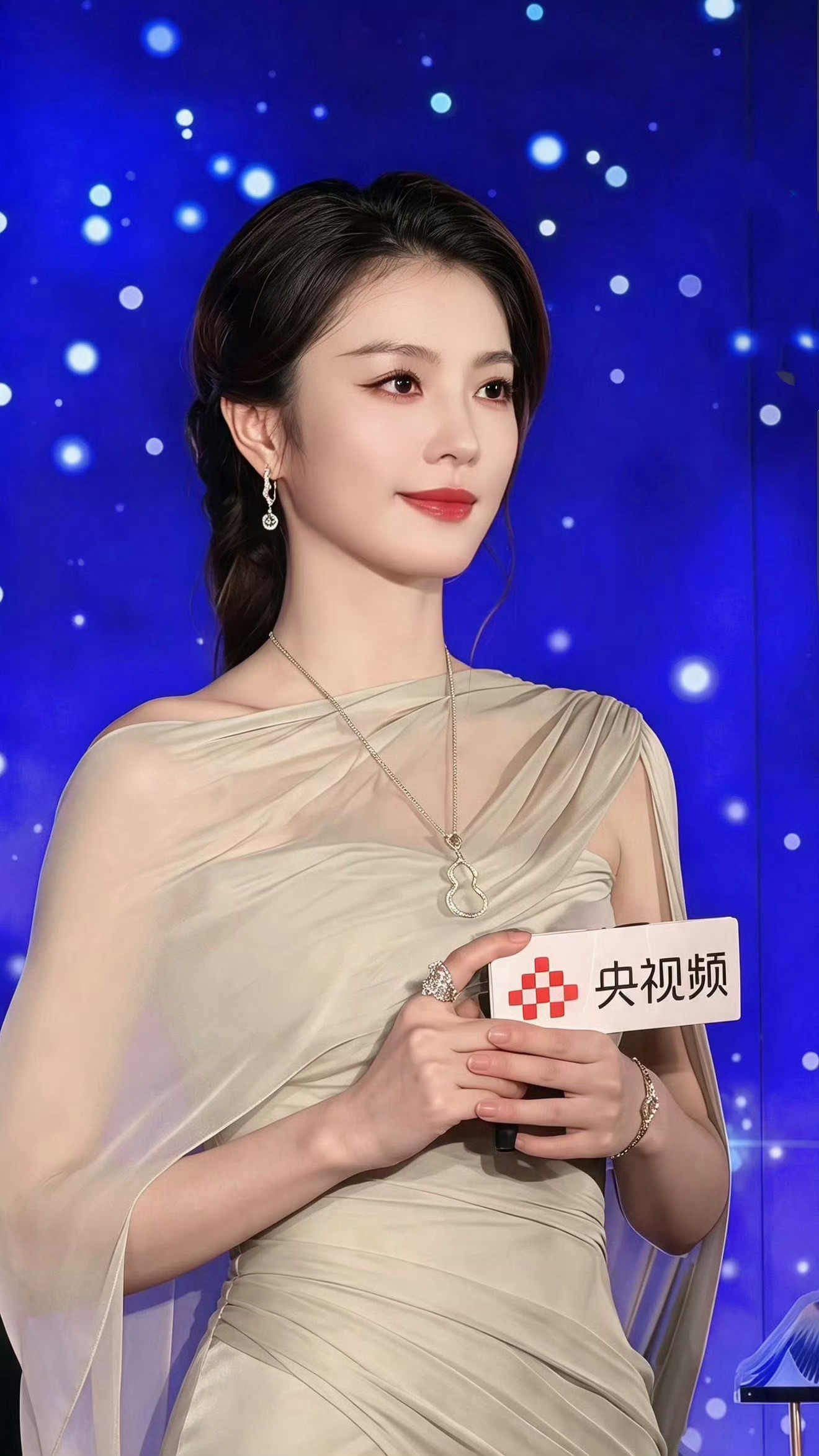 长发老公短发老公都好帅所以我决定p1陪我周一周二P2陪我周三周四P3陪我周五周六
