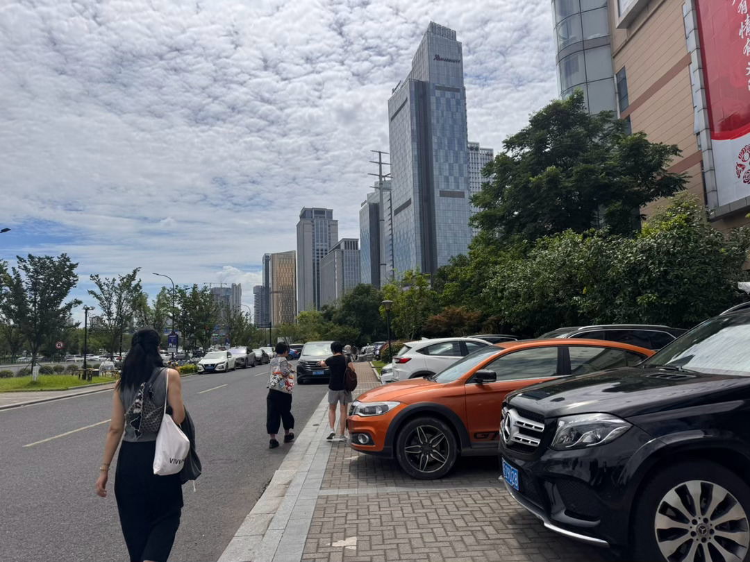 领略了世界义乌的厉害，真的什么都有，听说好好逛要逛三个月从早走到晚，从早说到晚，