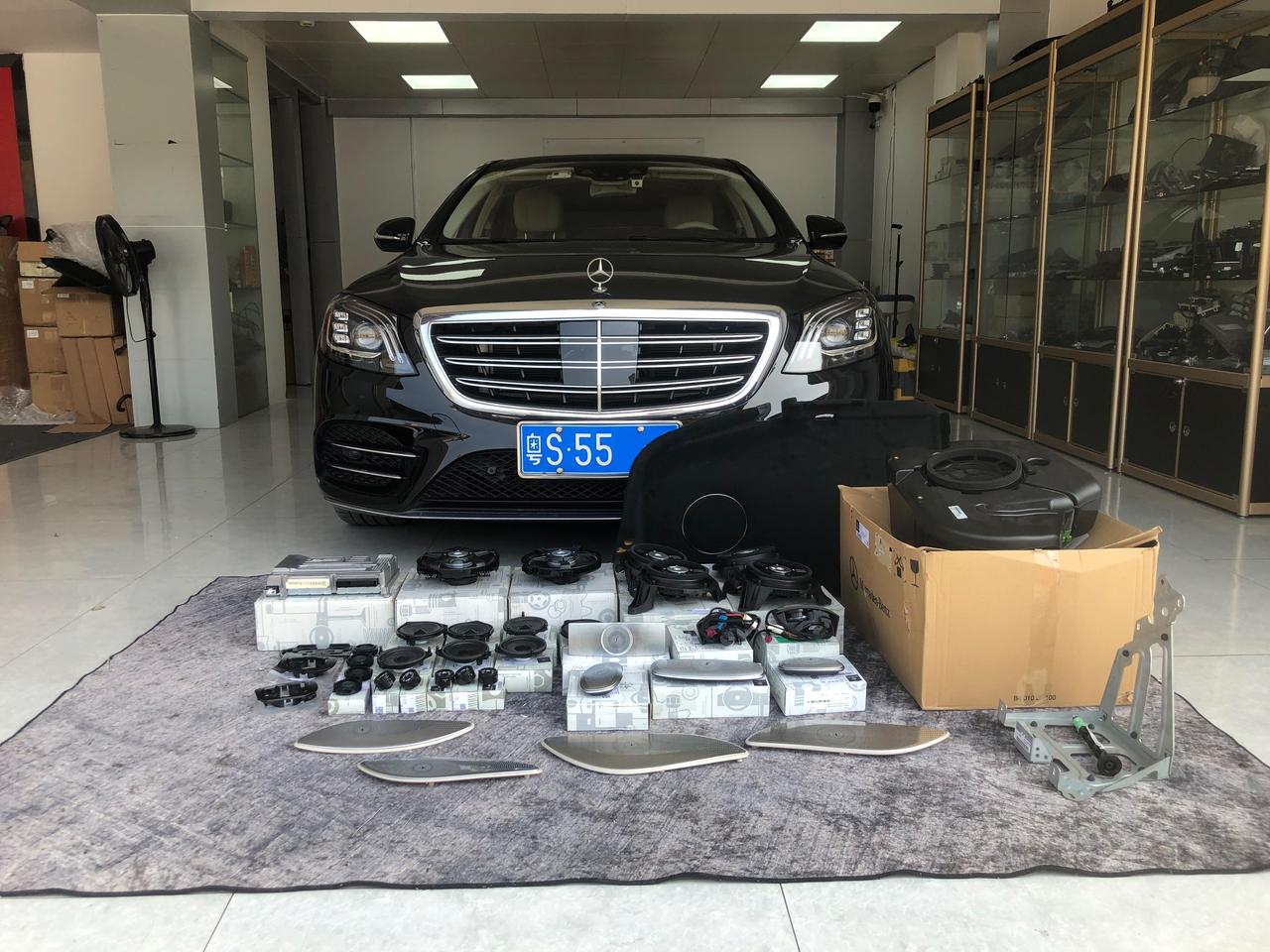 20款奔驰S450L音响升级大柏林之声
奔驰S450L虽然原车自带了小柏林，无奈